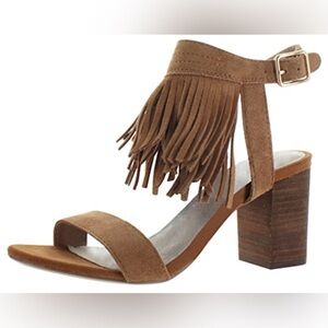 Restricted Kissy Fringe Chunky tan suede heel sandal size 6.5 EUC